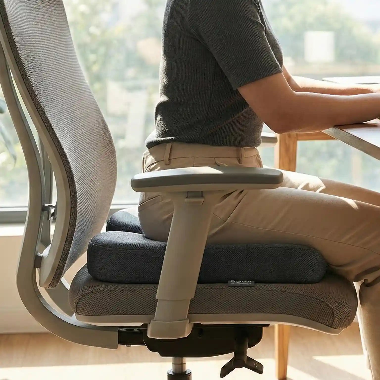 Coussin Décharge Coccyx Orthopédique - CoccyxShield™ | Soulagement Coccydynie & Sacrum