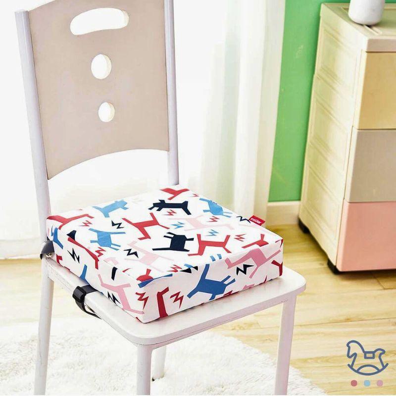 Coussin rehausseur enfant motif chevaux colorés