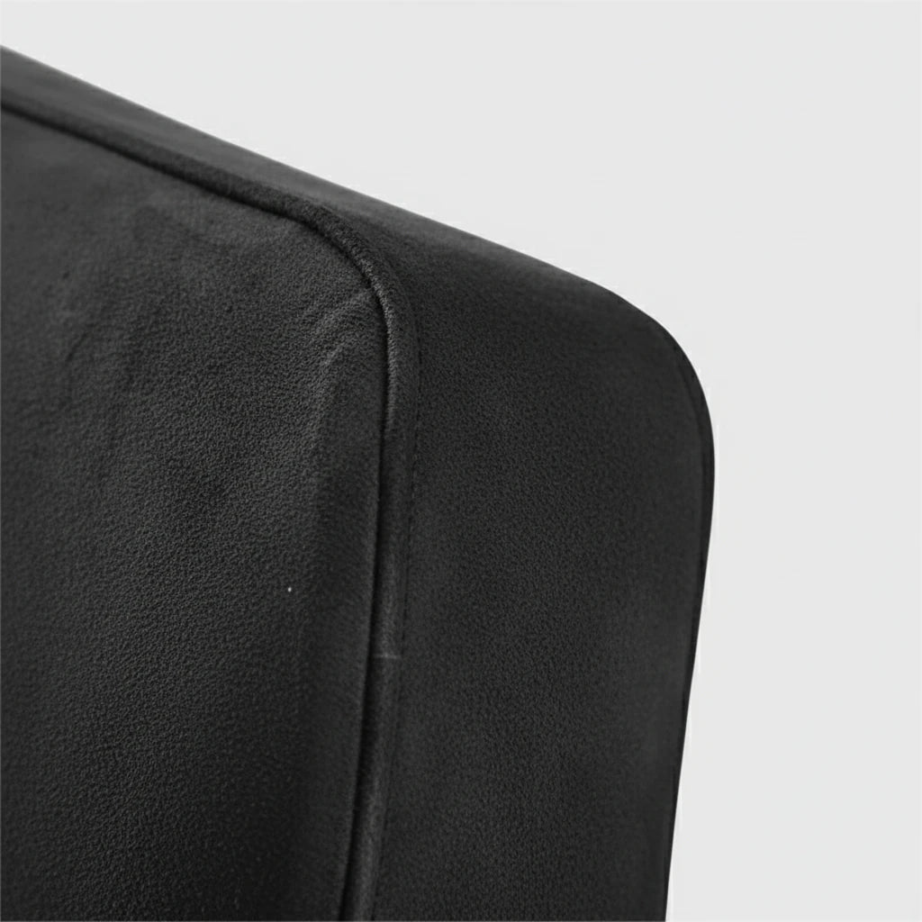 Détail de la housse daim premium — coussin lombaire LumbaCar™ | Ergosia