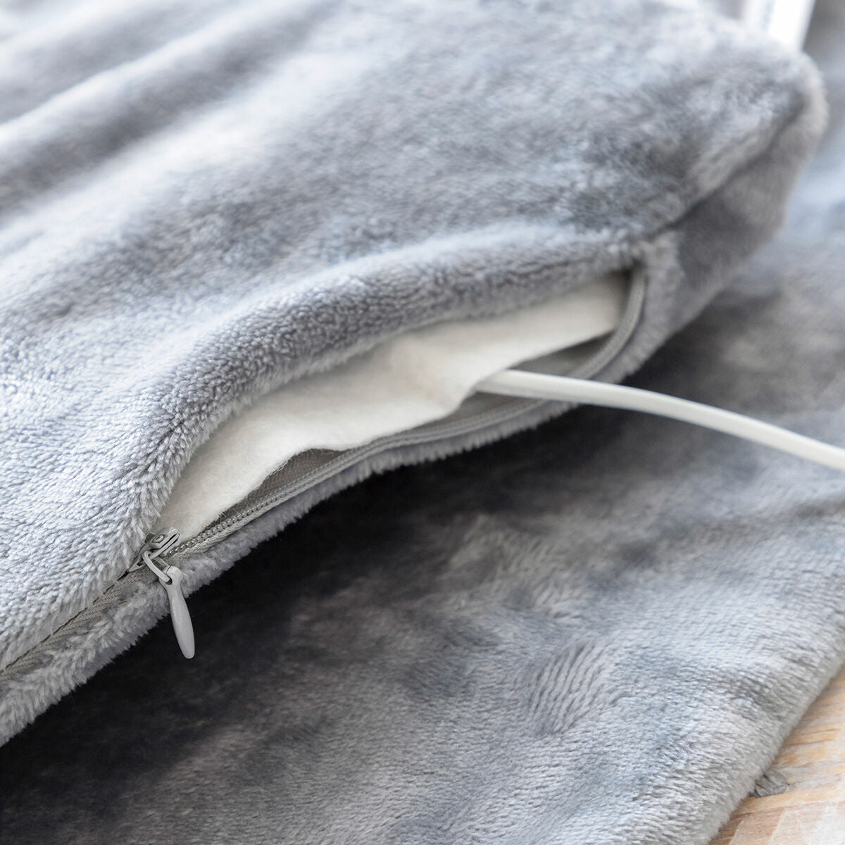 Neck and back heating pad