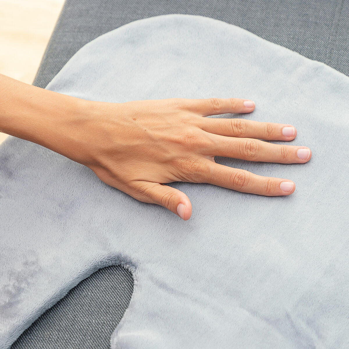 Neck and back heating pad