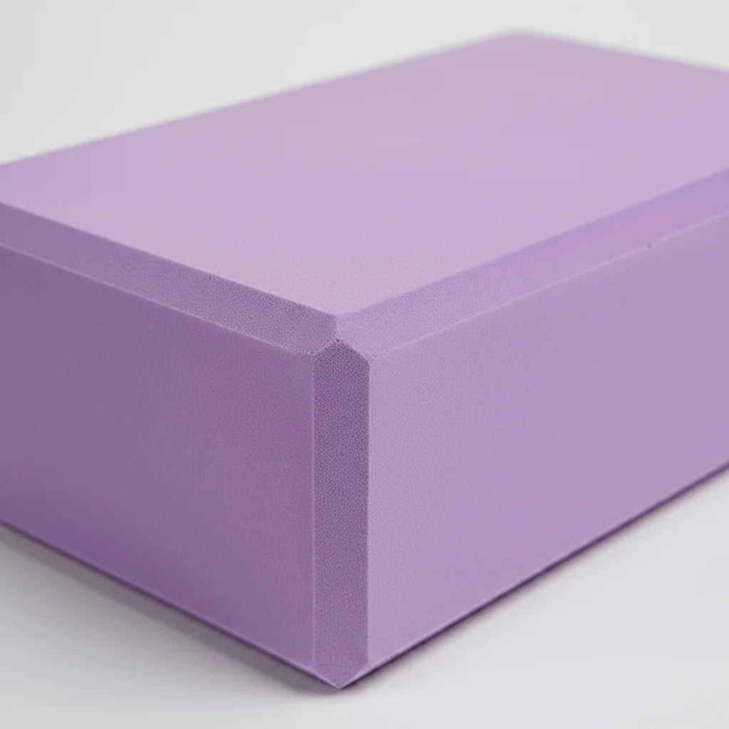 Détail mousse EVA YogaBloc™ — texture antidérapante