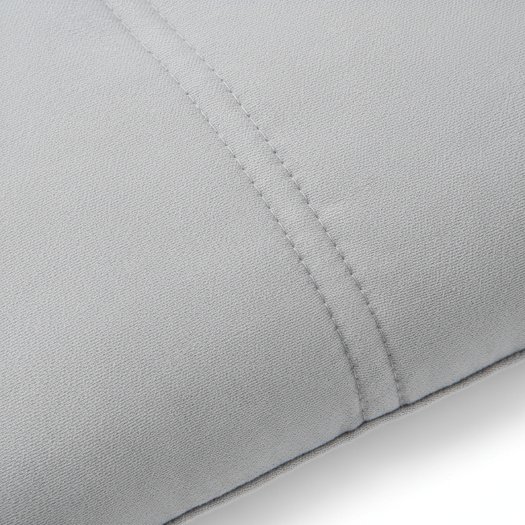 Coussin d'Allaitement NurseComfort™ - Détail tissu coton doux | Ergosia