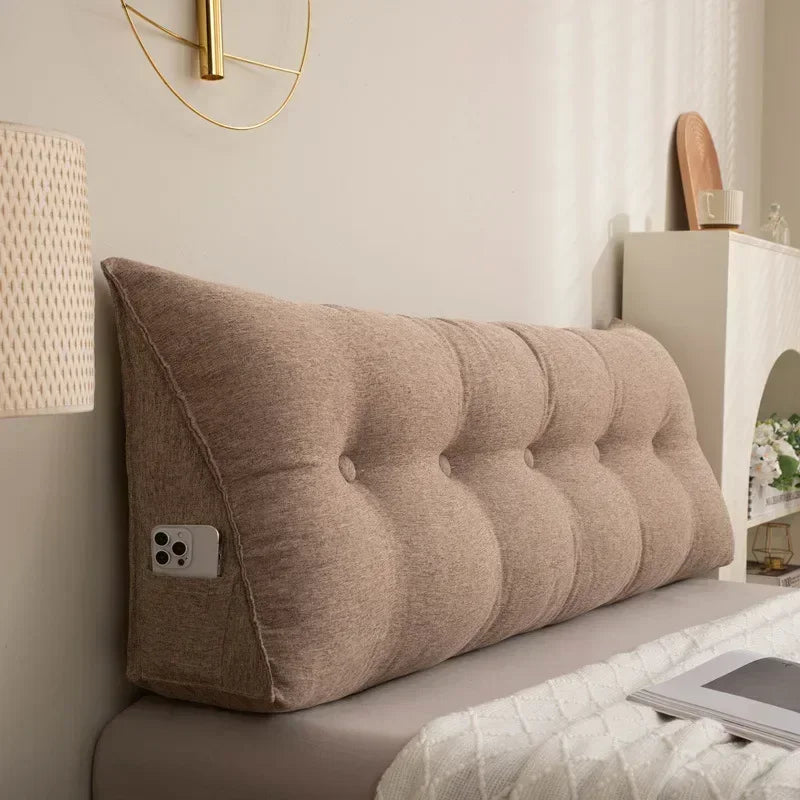 Coussin de relax triangulaire doux et confortable pour lit ou fauteuil